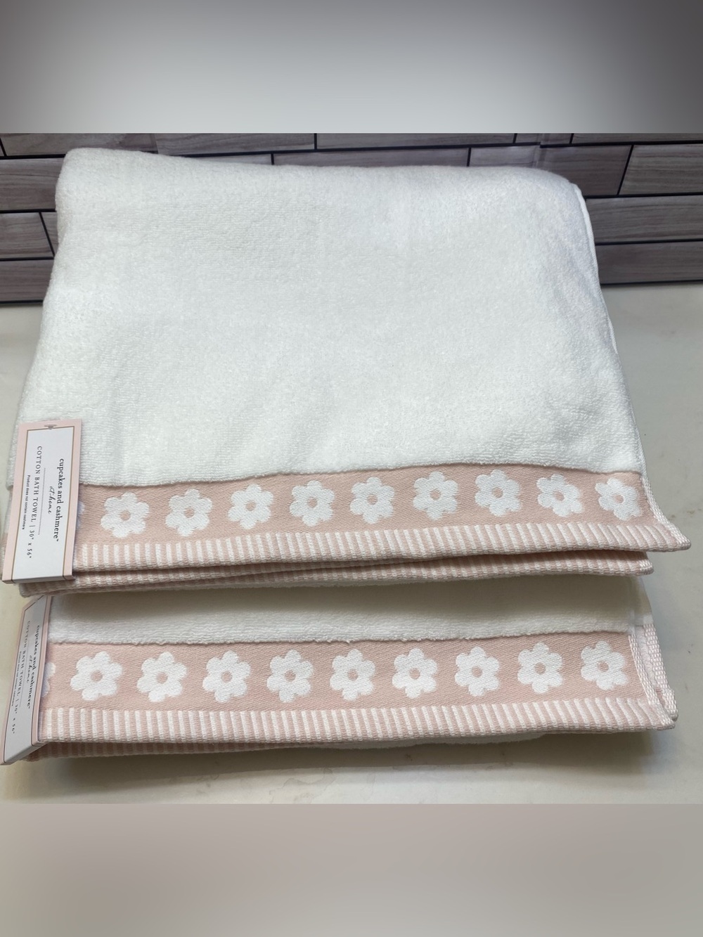 cupcakes and cashmere❤️Super Soft Cotton  Floral(2) Bath Towels White/Pink